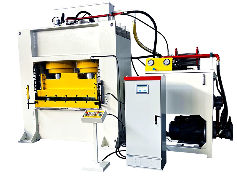 Hydraulic press for aerospace industry performing superplastic forming of titanium alloys at high temperatures