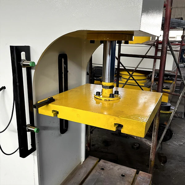 400x400mm pressing block for hydraulic press machine, designed for stable force transmission in metal forming process
