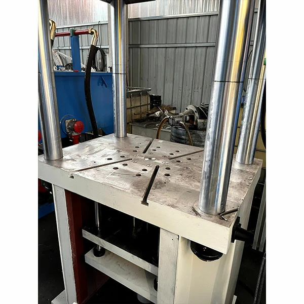 750x700mm worktable of 100 ton hydraulic press with hydraulic cushion, designed for metal sheet deep drawing and stamping process